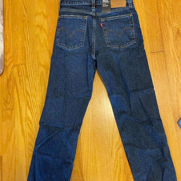 Levi Wedgie Straight Cropped Jeans - Picture 4 of 4